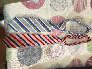 Traje  chaqueta completo beige 2 corbatas y funda