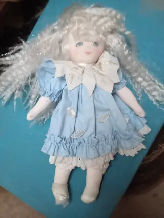 Bambole vintage pattini, tra le altre cose