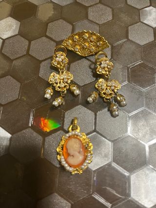 Set de tejas, agujas y pendientes de fallera niña