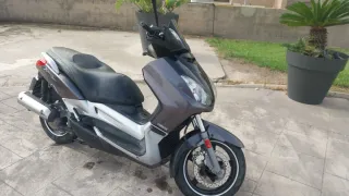 Yamaha Xmax 125cc Scooter