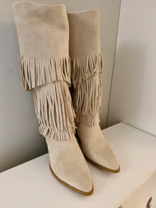 Botas flecos ante beige
