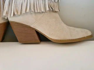 Botas flecos ante beige