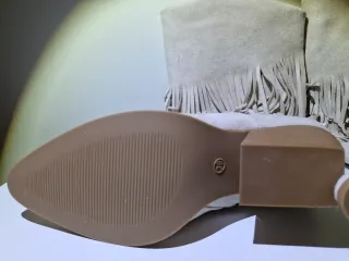 Botas flecos ante beige