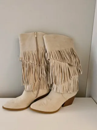 Botas flecos ante beige