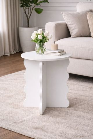 Mesa de apoio branca em madeira