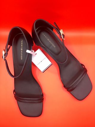 Tommy Hilfiger Sandalias Negras Tiras  100% Piel
