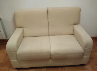 Sofá de 2 plazas color beige