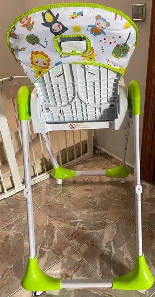 Trona para bebé casi nueva