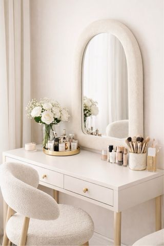 Espelho com rebordo em tecido