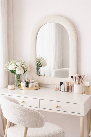 Espelho com rebordo em tecido