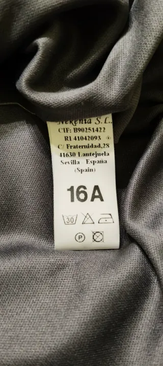 Elegante Vestido Nekenia  Talla 16. UN SÓLO USO.