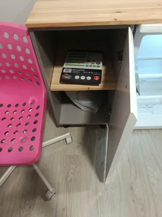 Nevera con mueble auxiliar