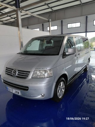 Volkswagen T5 larga Caravelle