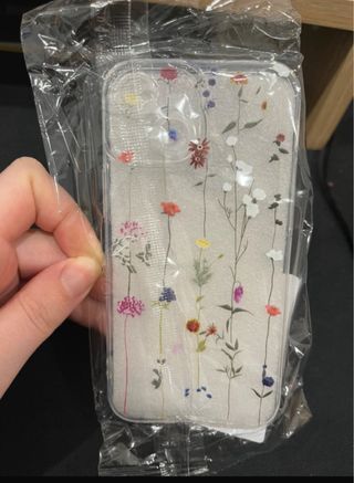 Pack 2 Fundas iPhone 13 mini Flores y Corazones
