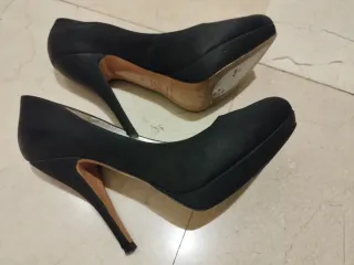 Zapatos de salón Pura López negros