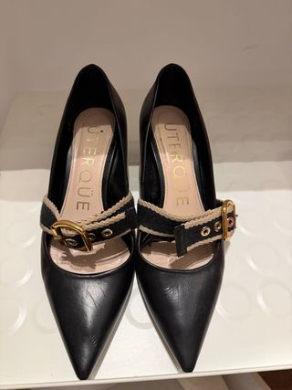 Zapatos Uterque Negros Tacón Tira Hebilla Dorada