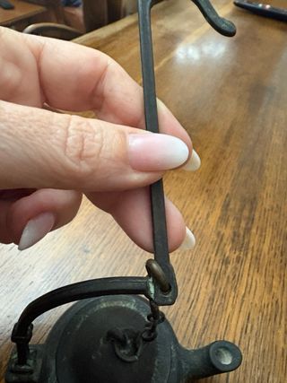 Lanterna a olio con gancio per appenderla