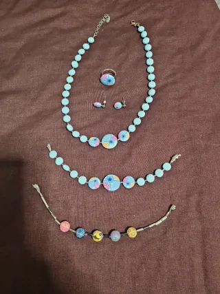 Collar,2 pulseras anillo talla 10 y pendientes