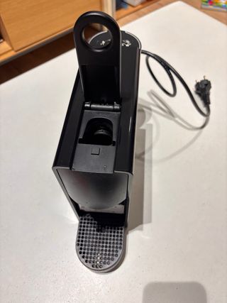 Cafetera Nespresso Krups Essenza Mini