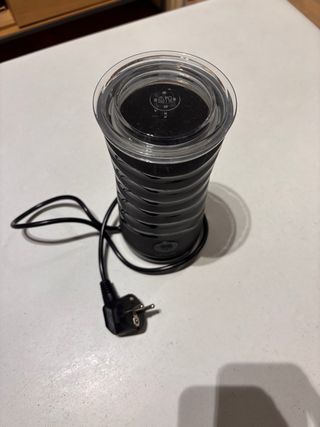 Cafetera Nespresso Krups Essenza Mini