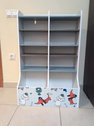 Estantería infantil de madera