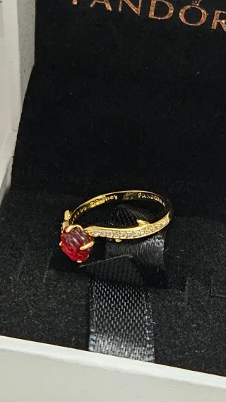 Anillo Ariel. Lleva caja y bolsa