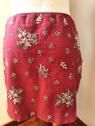 Falda mini joya burdeos con lentejuelas