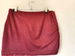 Falda mini joya burdeos con lentejuelas