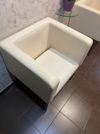 Mobiliario de peluquería completo.