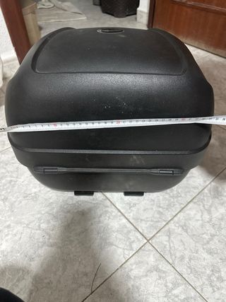 Cajón de moto Givi negro
