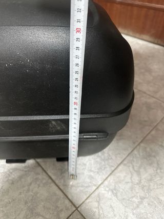 Cajón de moto Givi negro