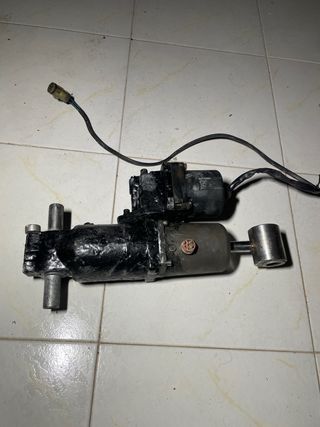 Power Trim Suzuki DF90 08