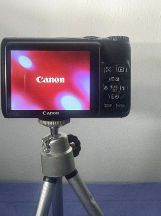 Canon PowerShot A2200.