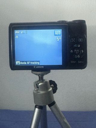 Canon PowerShot A2200.