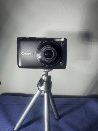 Canon PowerShot A2200.