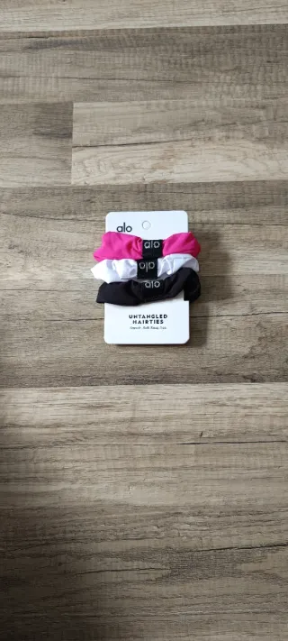 Alo Yoga Elásticos de Cabelo (3 Unidades)