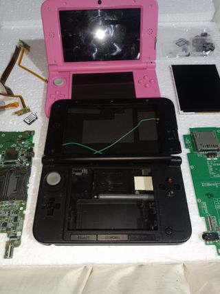 Nintendo 3DS XL per parti