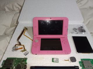 Nintendo 3DS XL per parti
