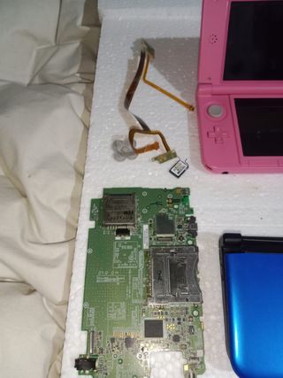 Nintendo 3DS XL per parti