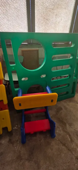 Gimnasio Infantil Little Tikes escalador y tobogan