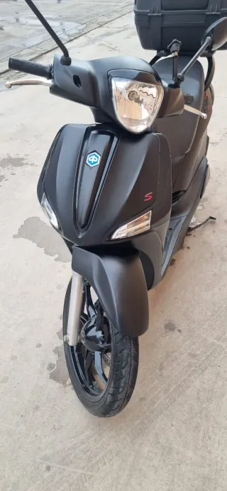 Piaggio Liberty 125 2022 Negra