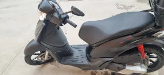 Piaggio Liberty 125 2022 Negra