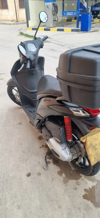 Piaggio Liberty 125 2022 Negra