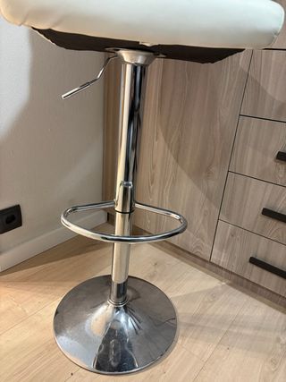 Silla alta giratoria blanca