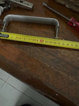 Tiradores, asas y bisagras para muebles