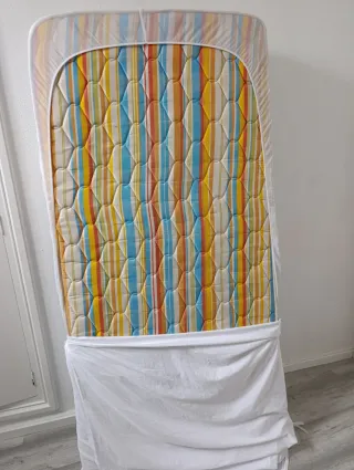 Colchones de tela varios tamaños y marcas.