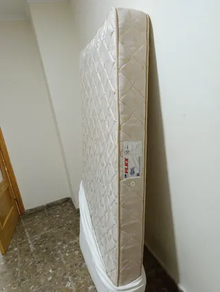 Colchones de tela varios tamaños y marcas.