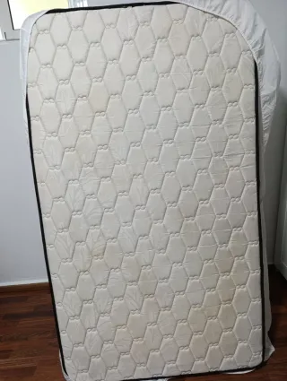 Colchones de tela varios tamaños y marcas.