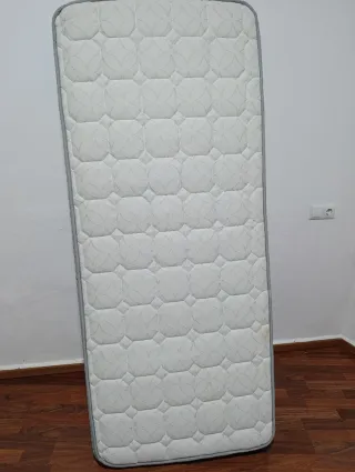 Colchones de tela varios tamaños y marcas.