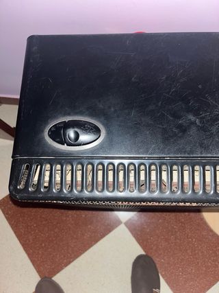 Estufa de gas Ufesa negra y beige